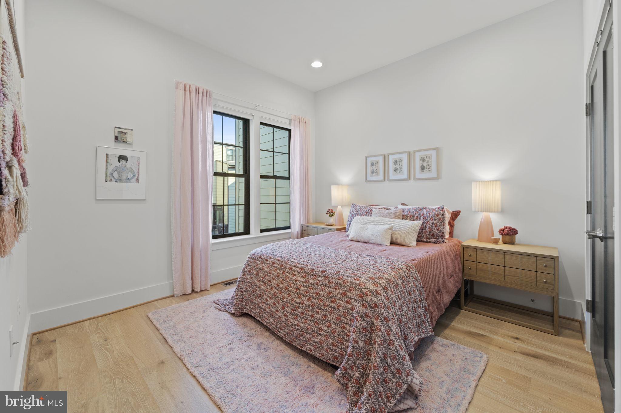 ONE LOUDOUN - Residential