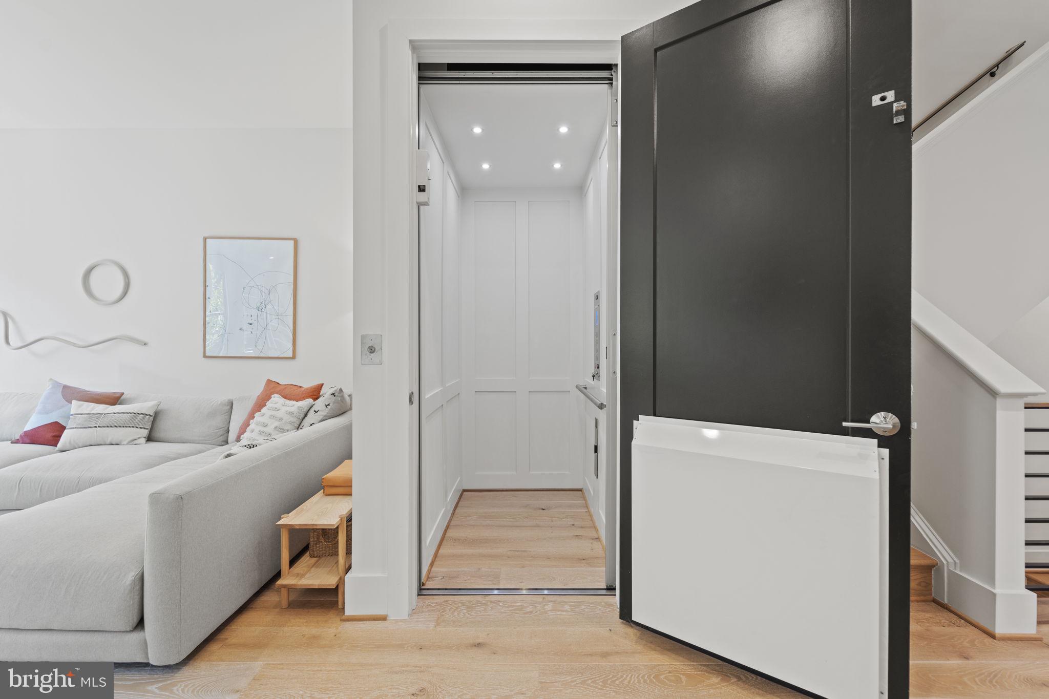 ONE LOUDOUN - Residential