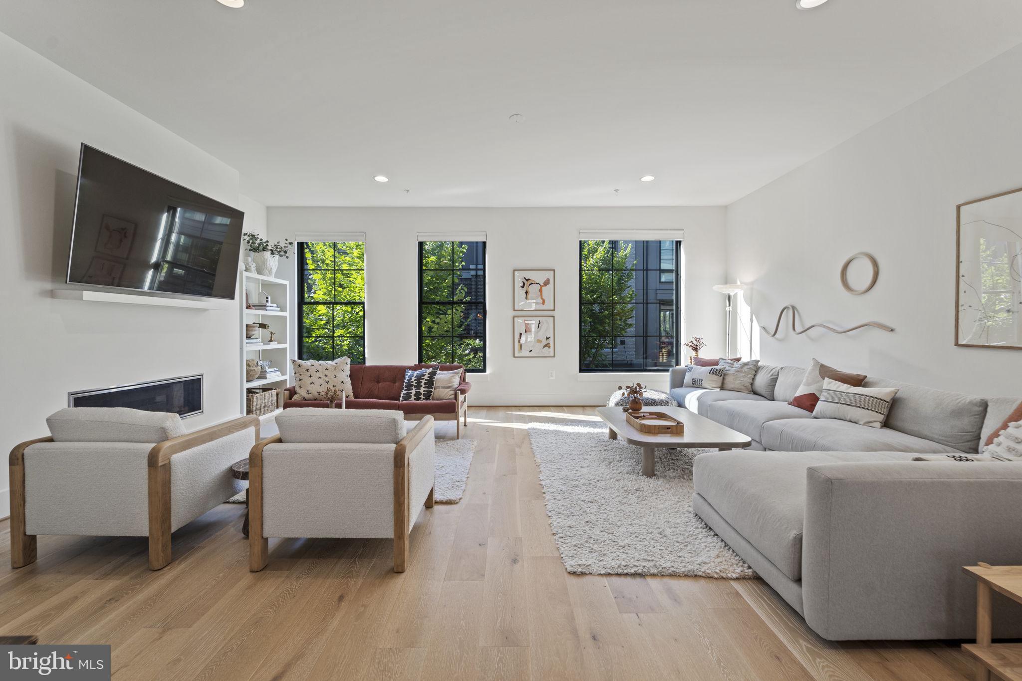 ONE LOUDOUN - Residential