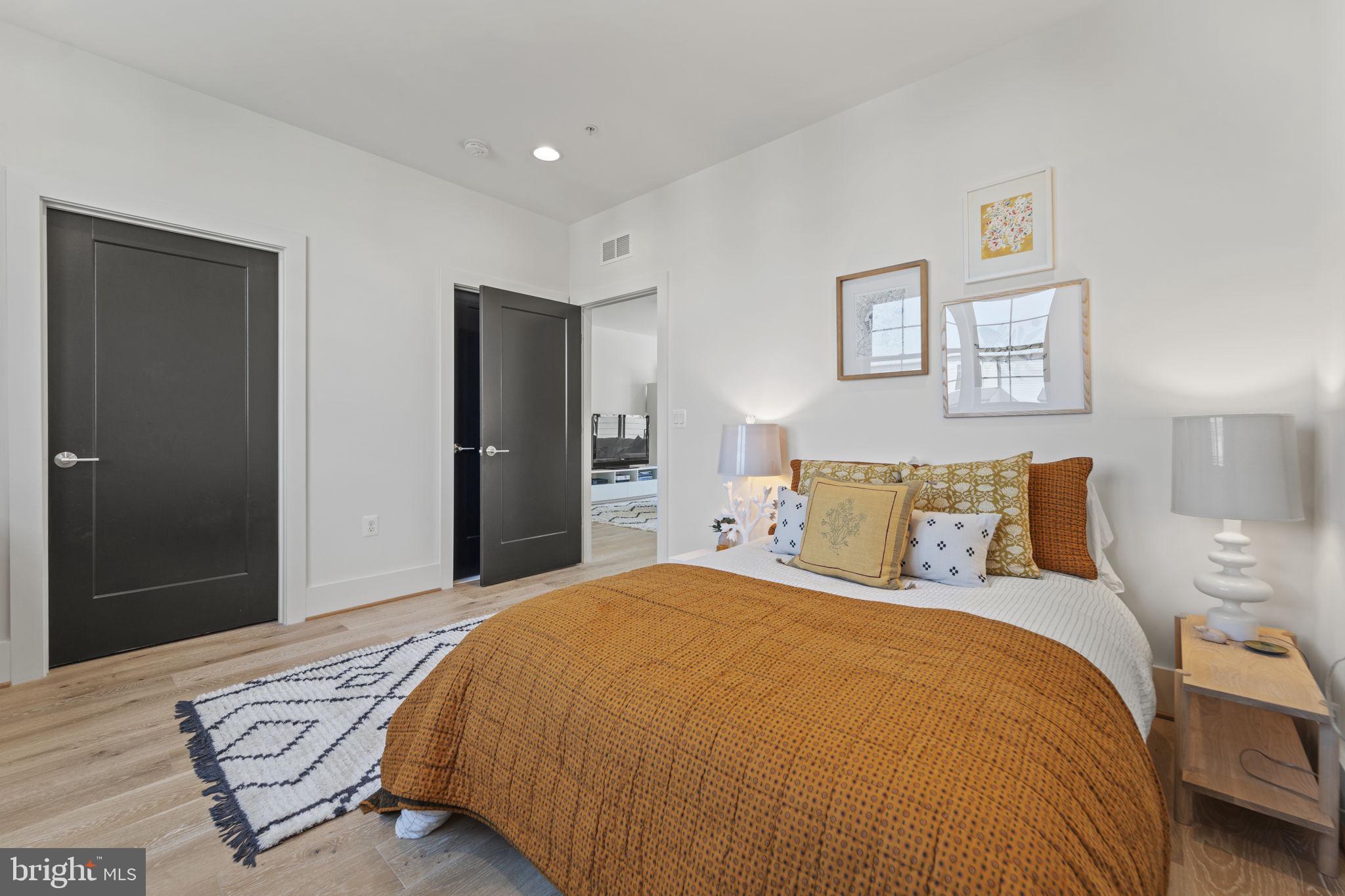 ONE LOUDOUN - Residential