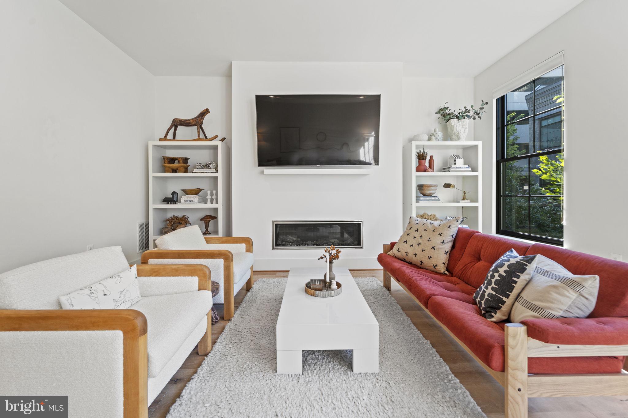 ONE LOUDOUN - Residential