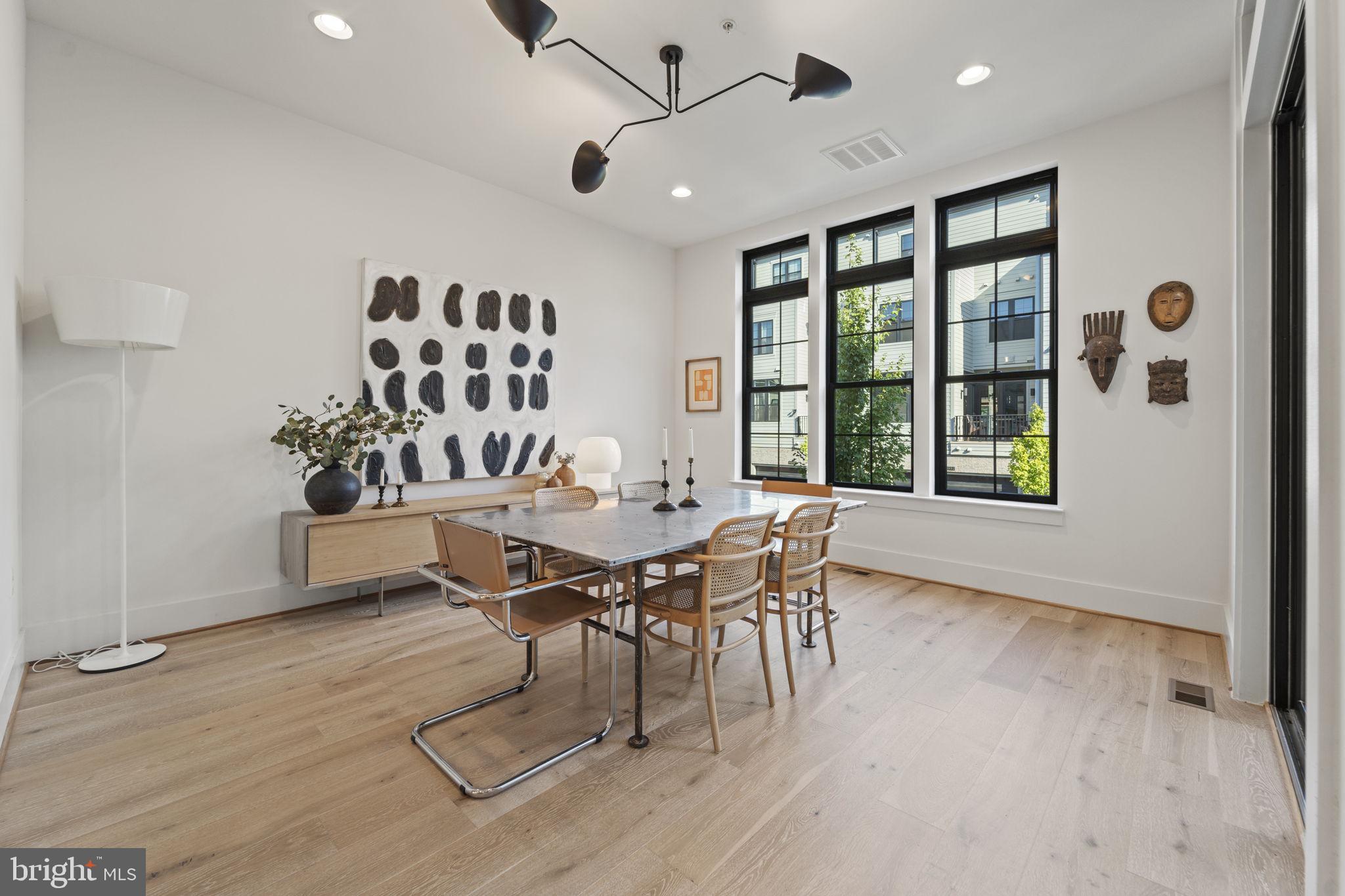 ONE LOUDOUN - Residential