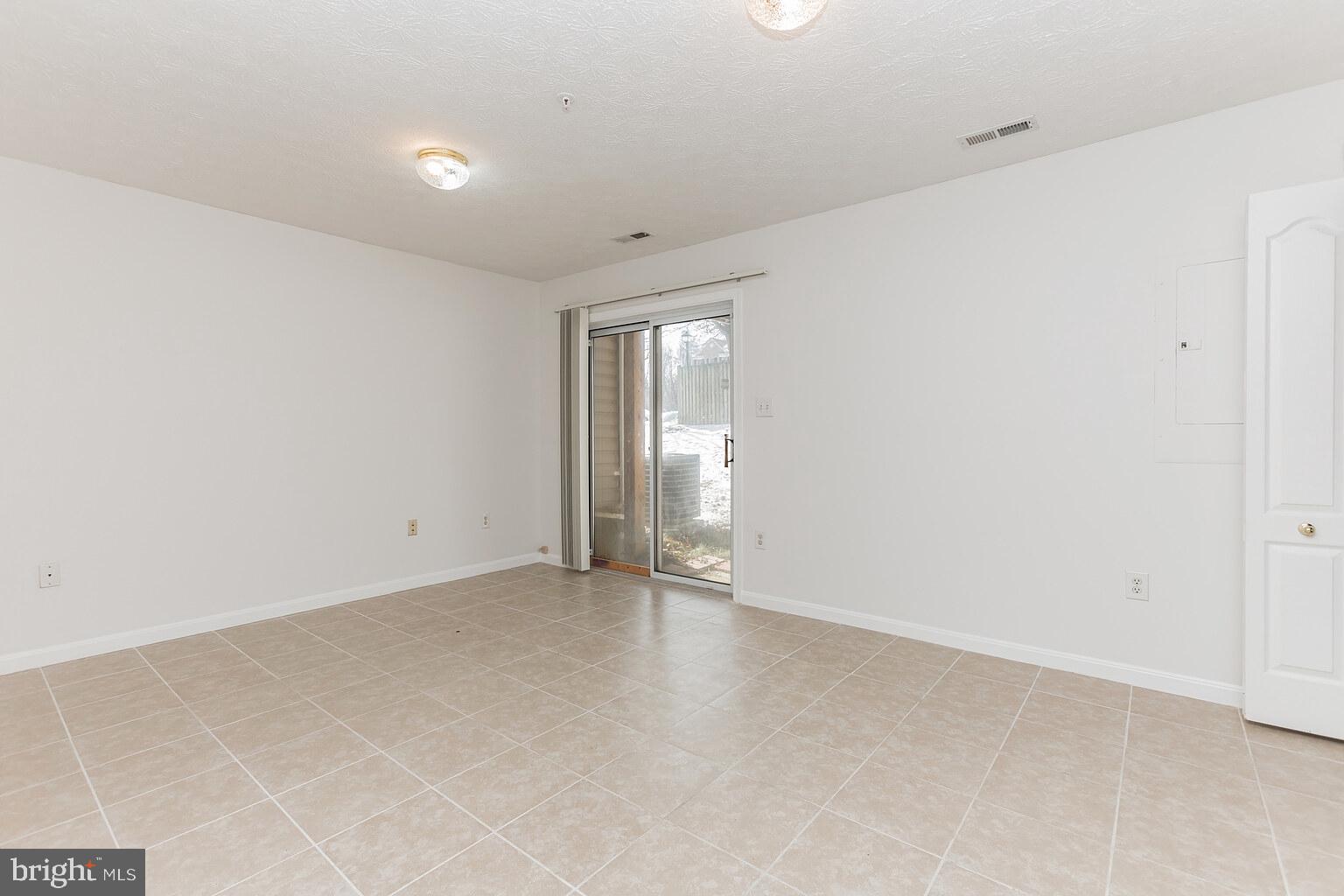 BELLEHAVEN ESTATES - Residential Lease