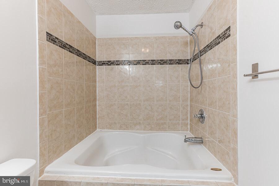 BELLEHAVEN ESTATES - Residential Lease