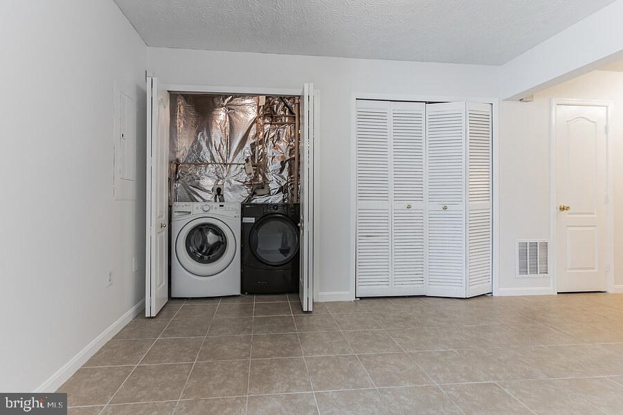 BELLEHAVEN ESTATES - Residential Lease