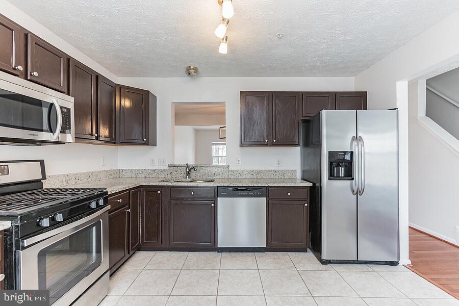 BELLEHAVEN ESTATES - Residential Lease