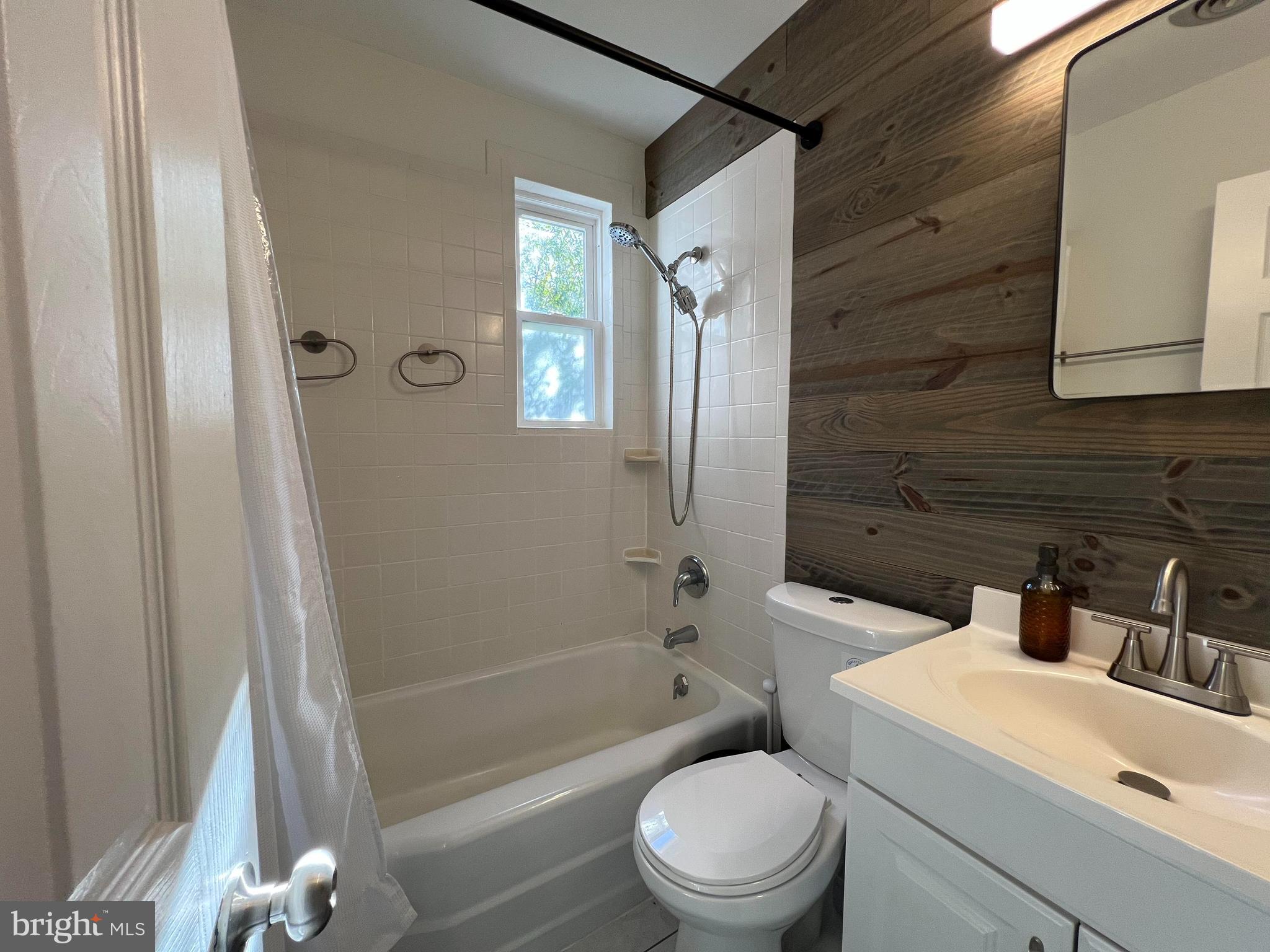 TOWN OF COLONIAL BEACH - Residential Lease