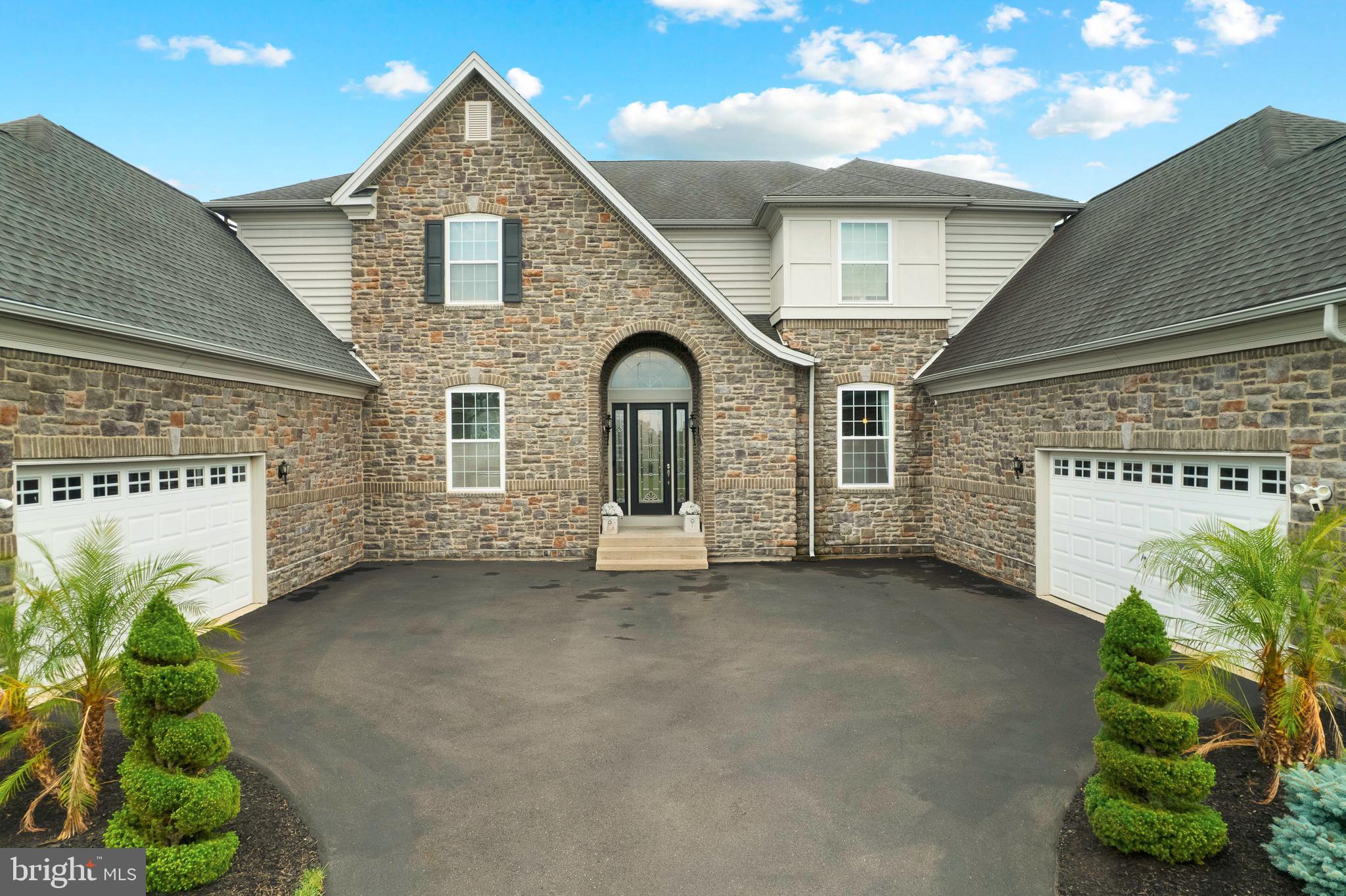 4 SHADY PINES DRIVE