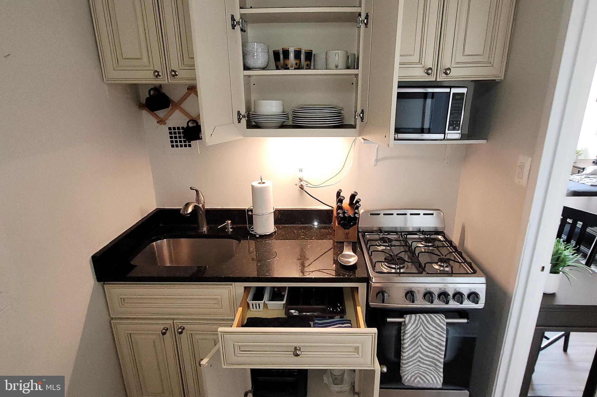 RIVER PLACE - Residential Lease