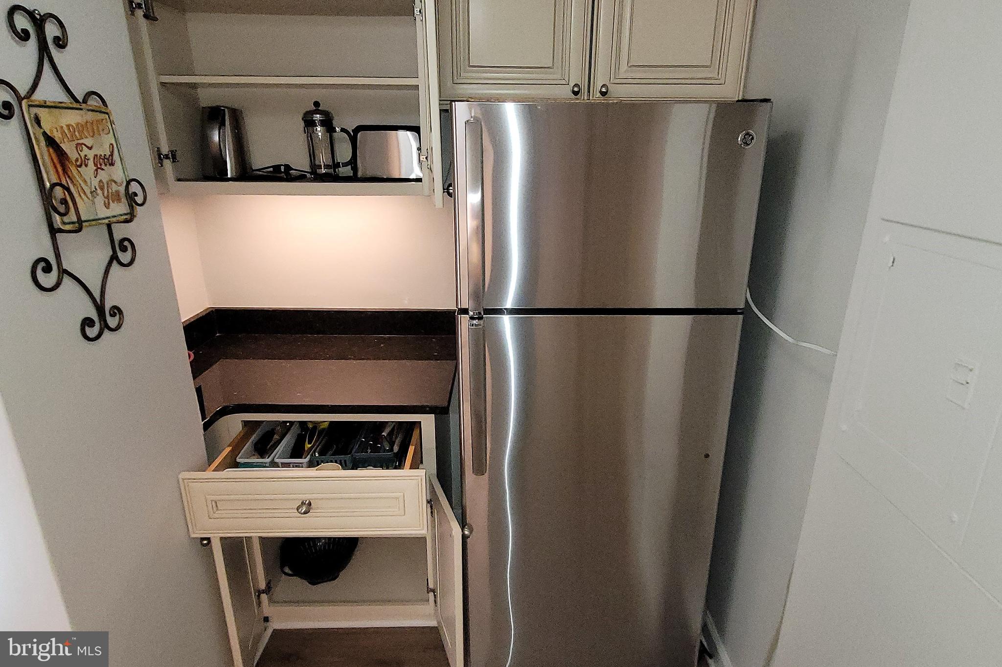 RIVER PLACE - Residential Lease