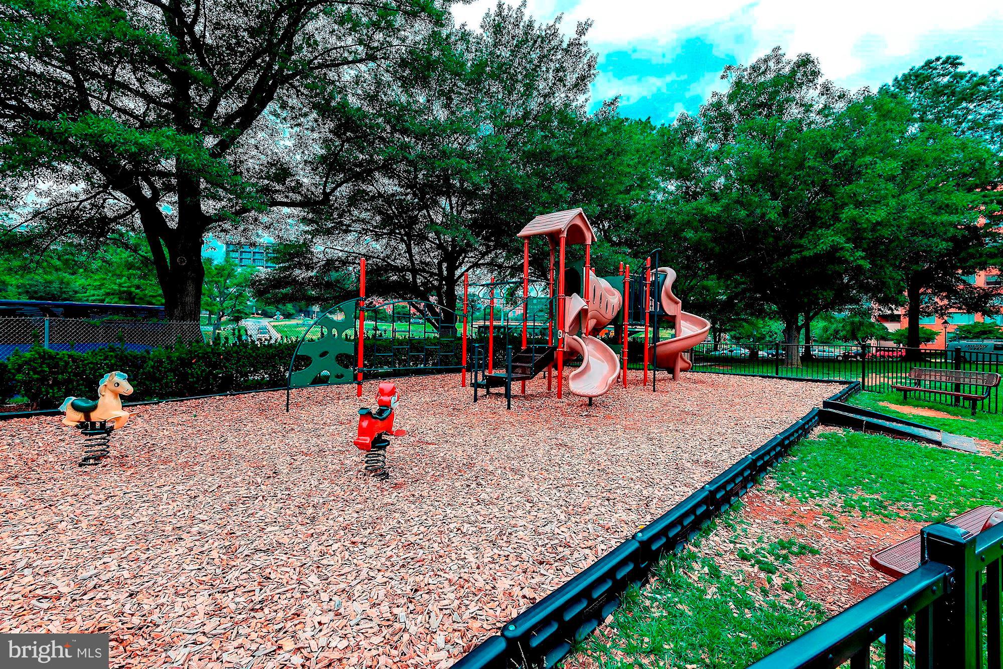 RIVER PLACE - Residential Lease