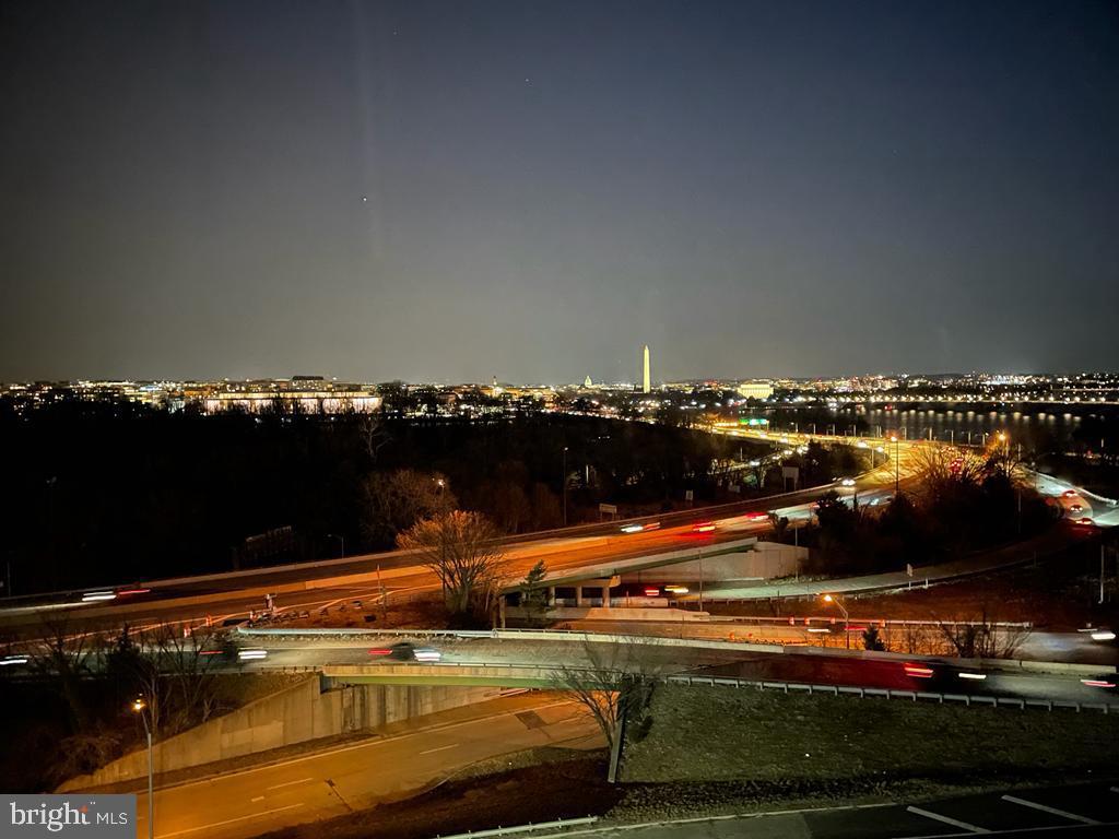 RIVER PLACE - Residential Lease