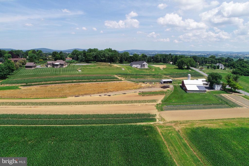 Photo of 1220 BROOKE CT #LOT 4, LITITZ, PA 17543 (MLS # PALA2003636)