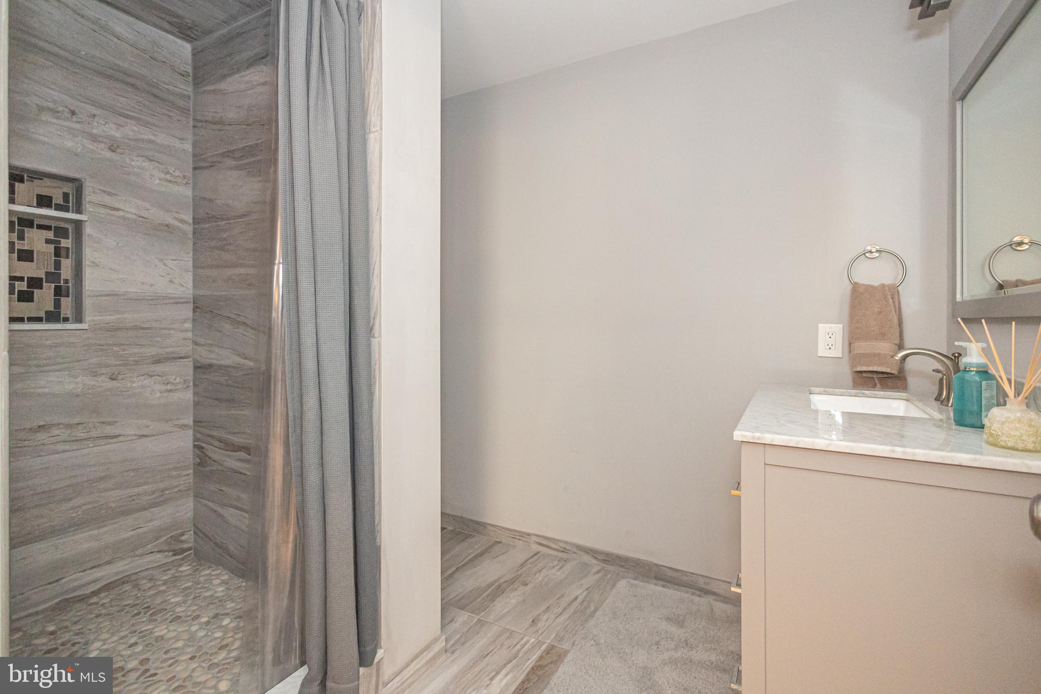 MATTHEWS RIDGE - Residential