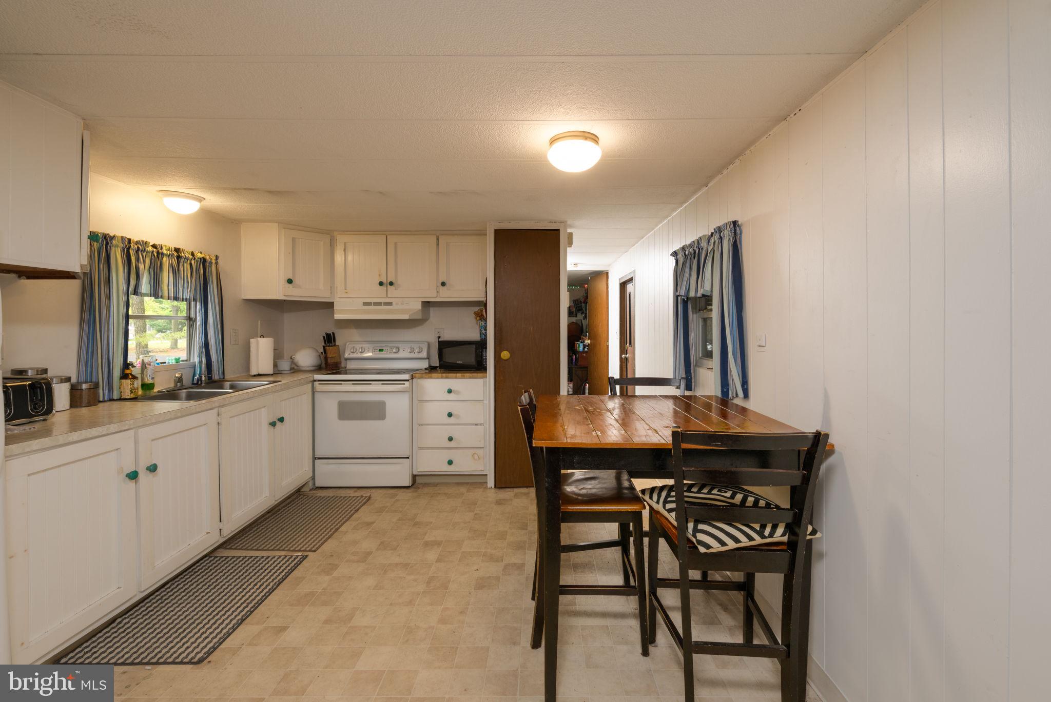 WHITE HOUSE BEACH - Residential