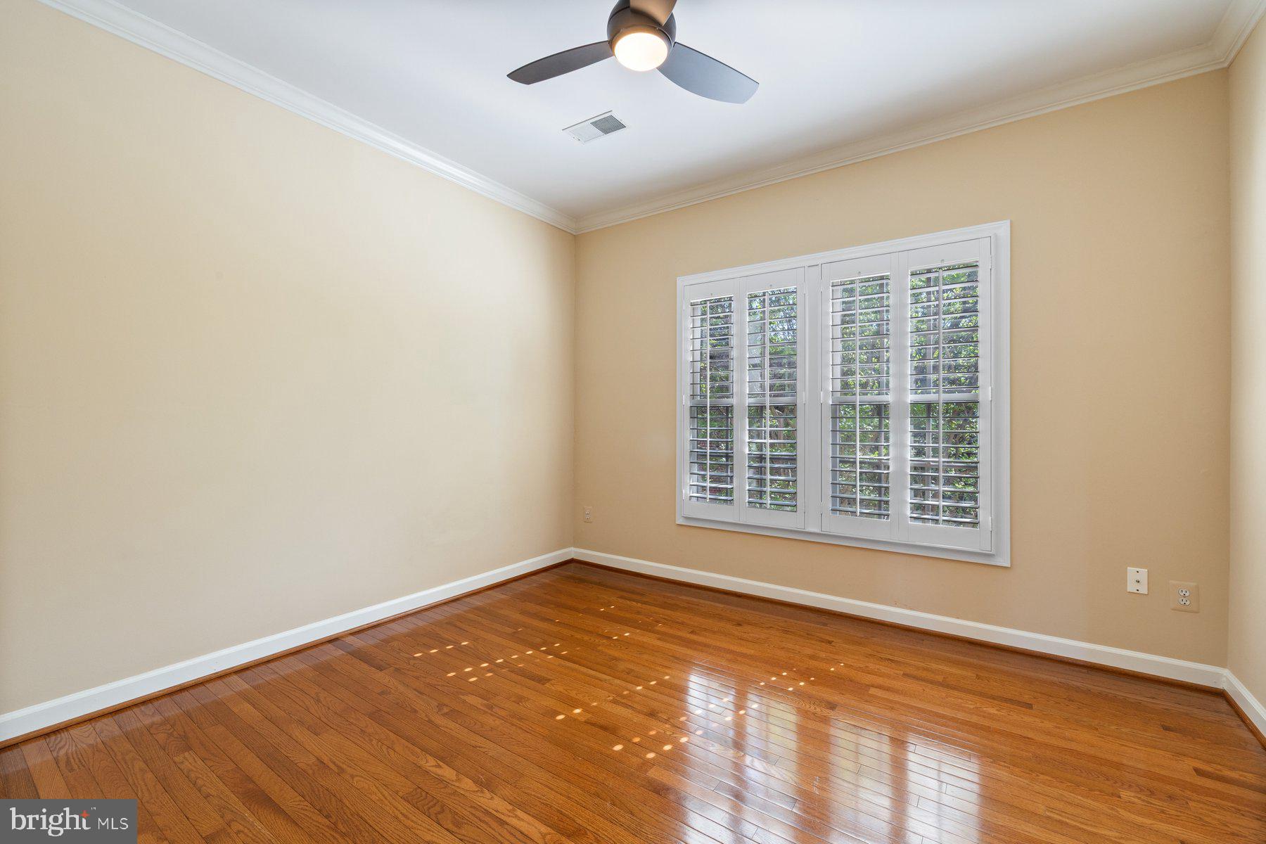 OLD TOWN GREENS - Residential Lease