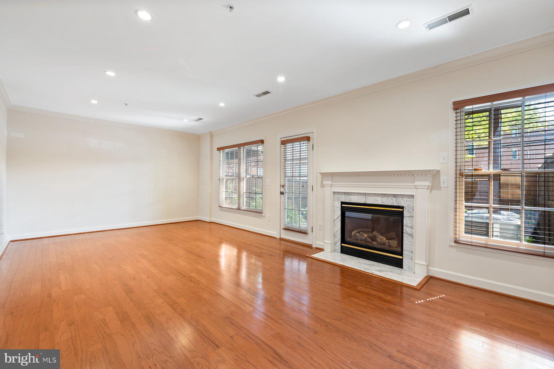 OLD TOWN GREENS - Residential Lease