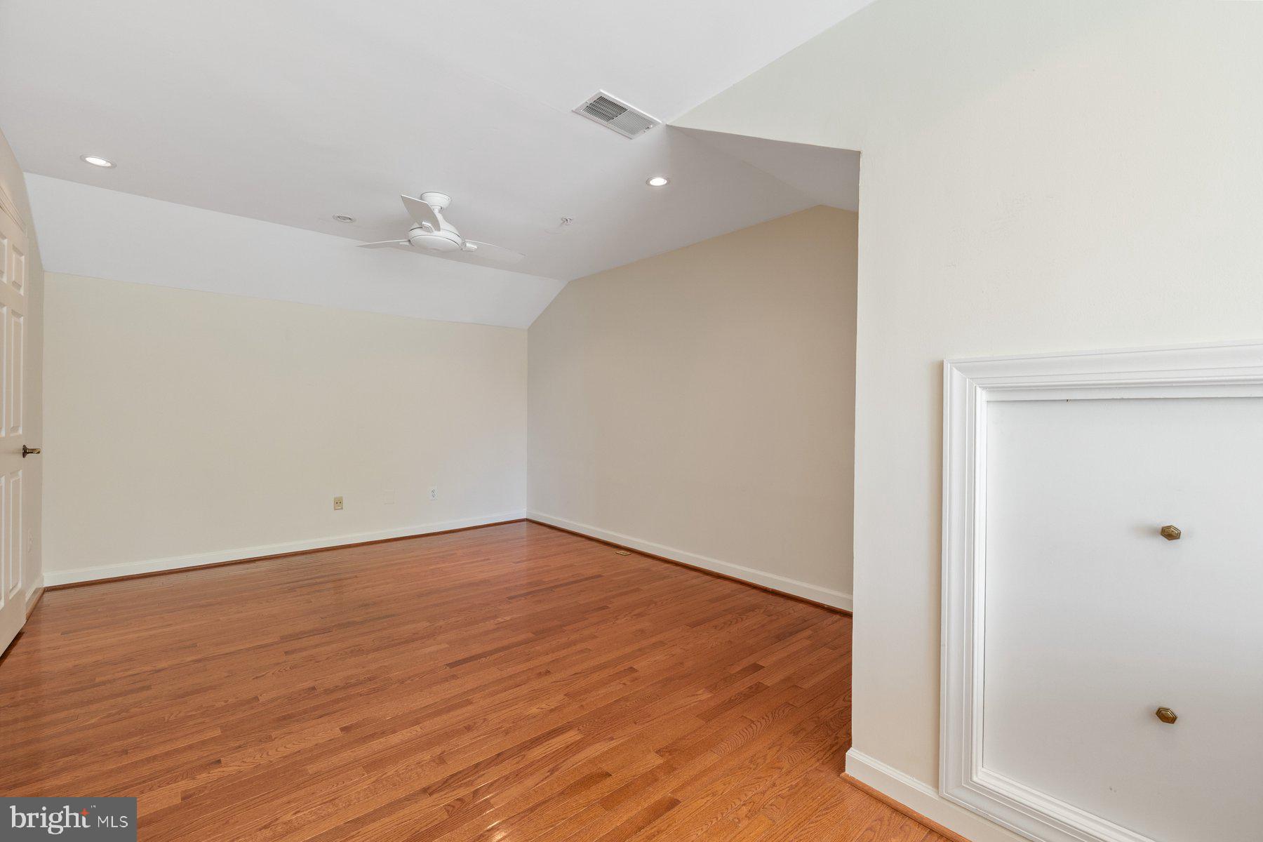 OLD TOWN GREENS - Residential Lease