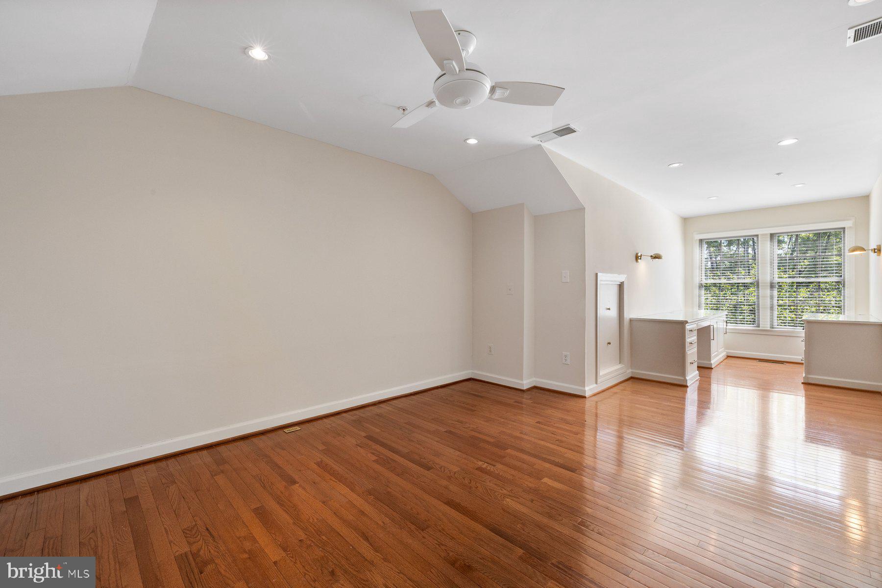 OLD TOWN GREENS - Residential Lease