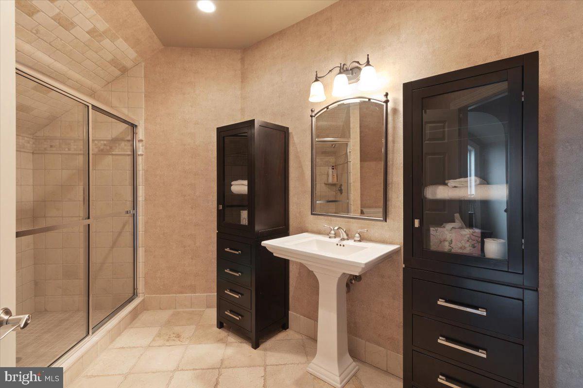 DEER RUN ESTATES - Residential