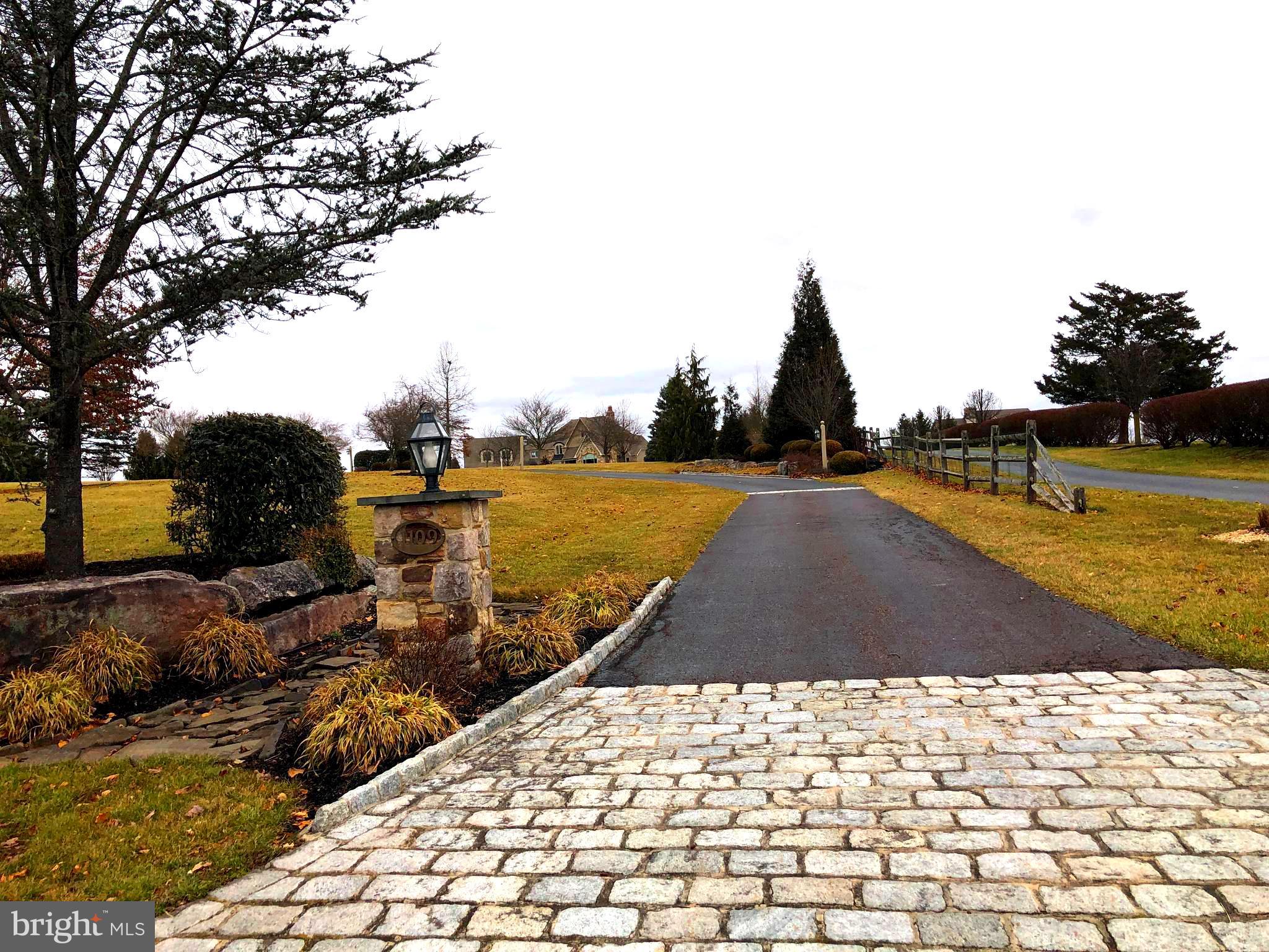 DEER RUN ESTATES - Residential