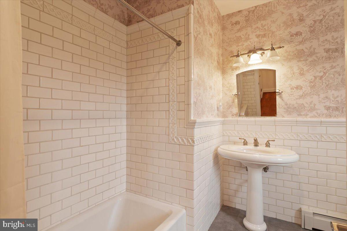 DEER RUN ESTATES - Residential