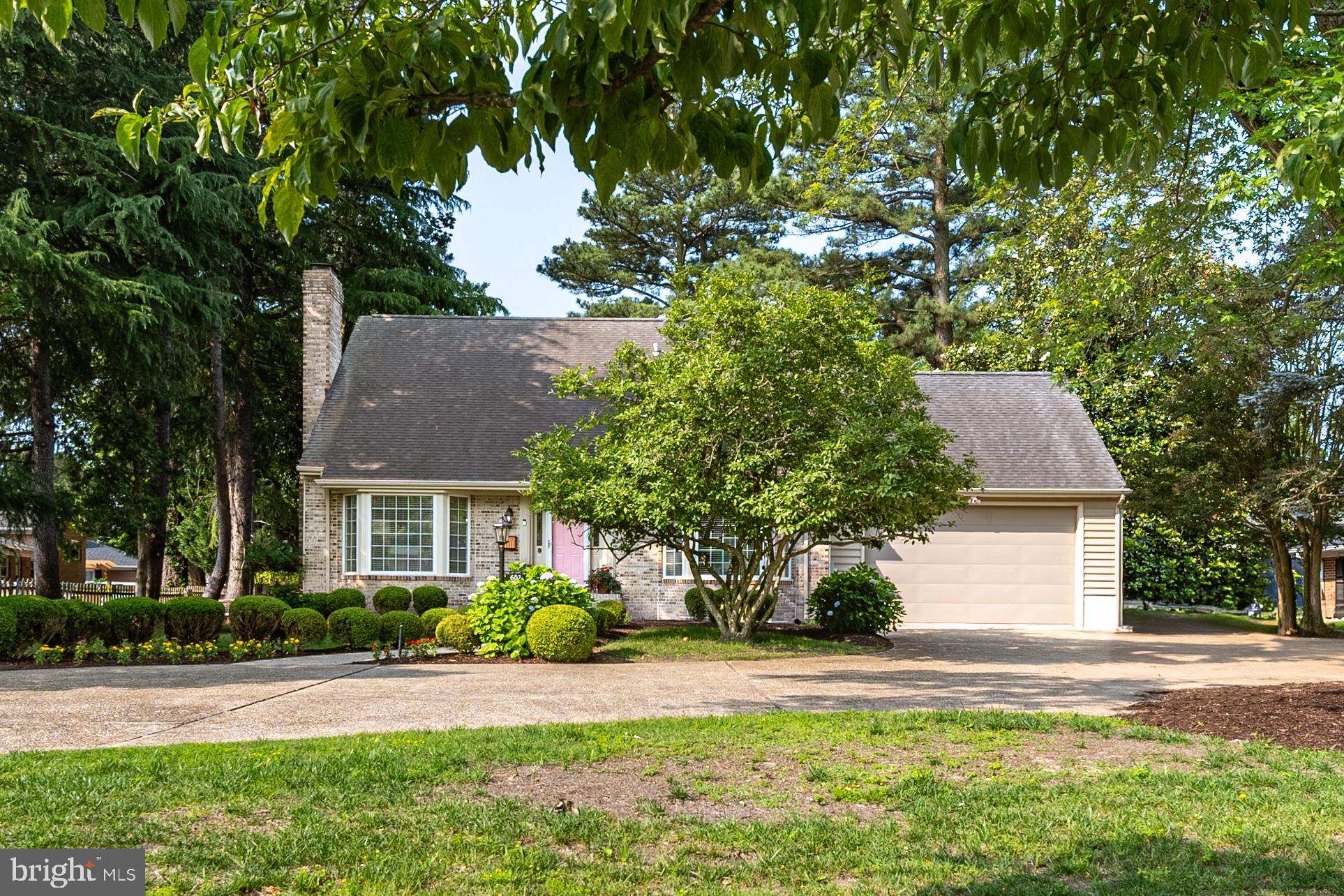 602 CRESTVIEW LANE