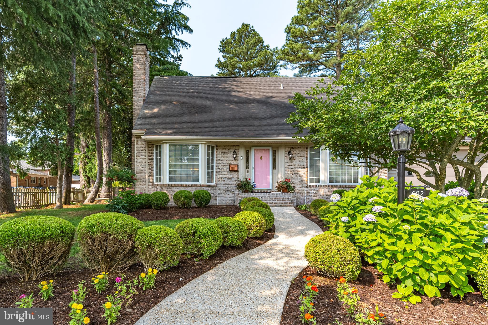 602 CRESTVIEW LANE