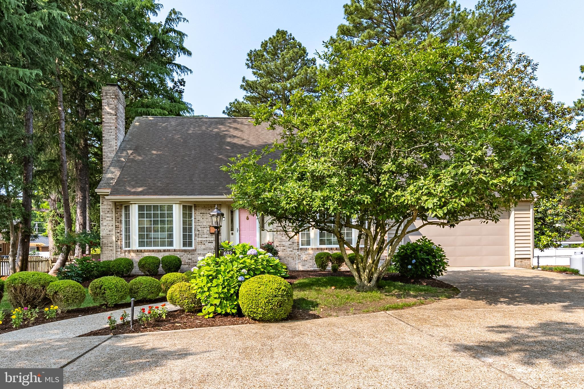 602 CRESTVIEW LANE
