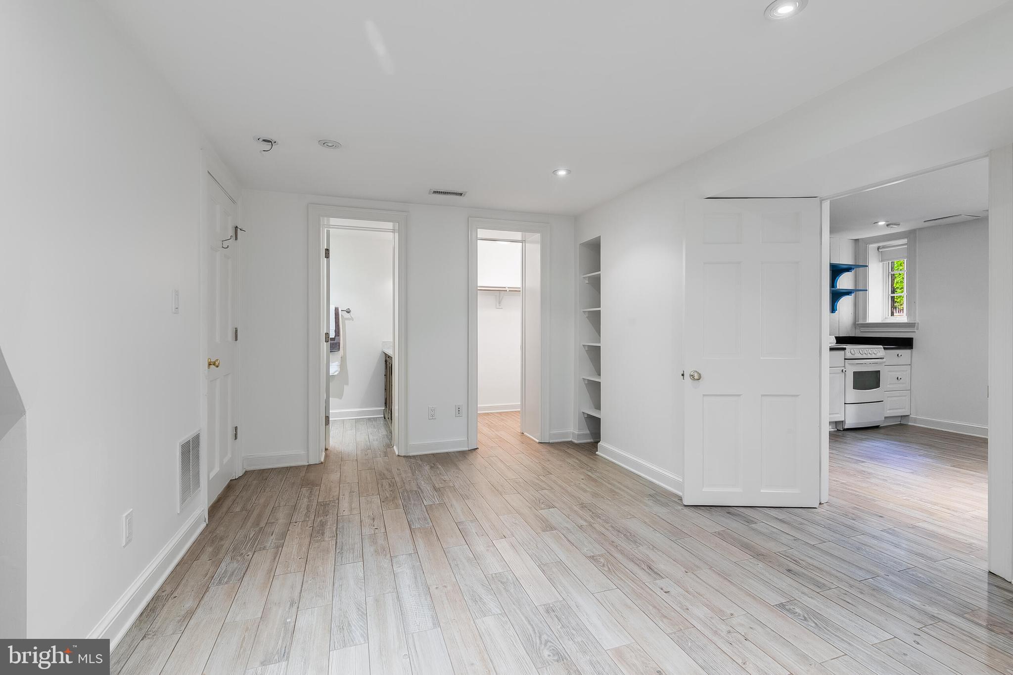 SPRING VALLEY - Residential