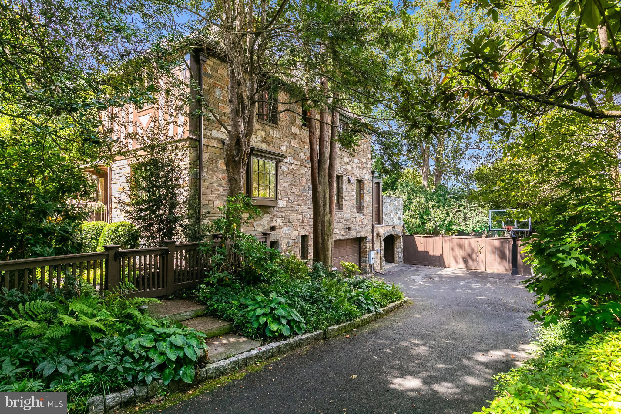 SPRING VALLEY - Residential