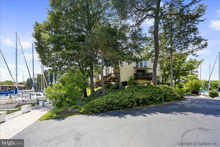 SEVERN HOUSE - Residential Lease