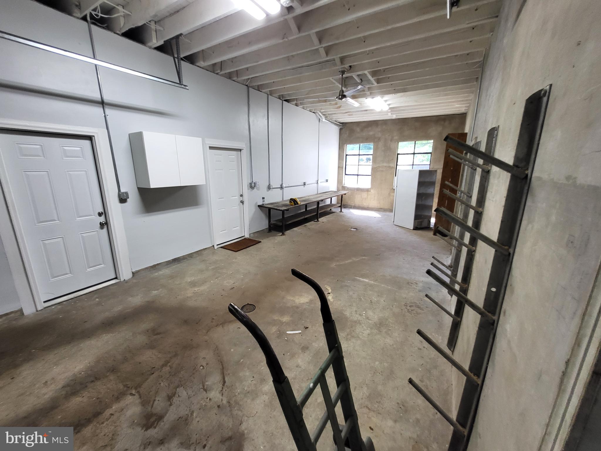 BOUNDARY AVENUE - Residential