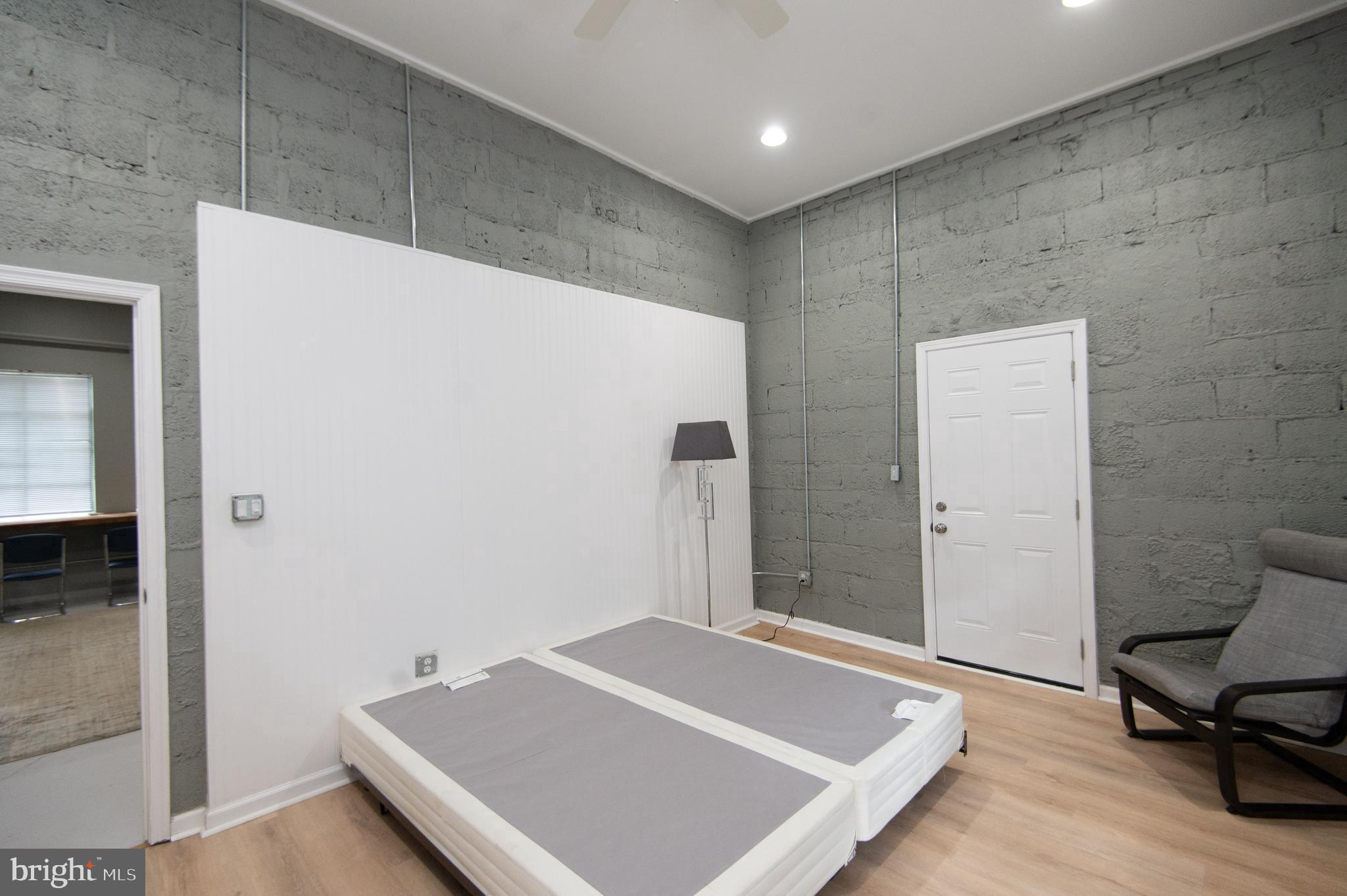 BOUNDARY AVENUE - Residential