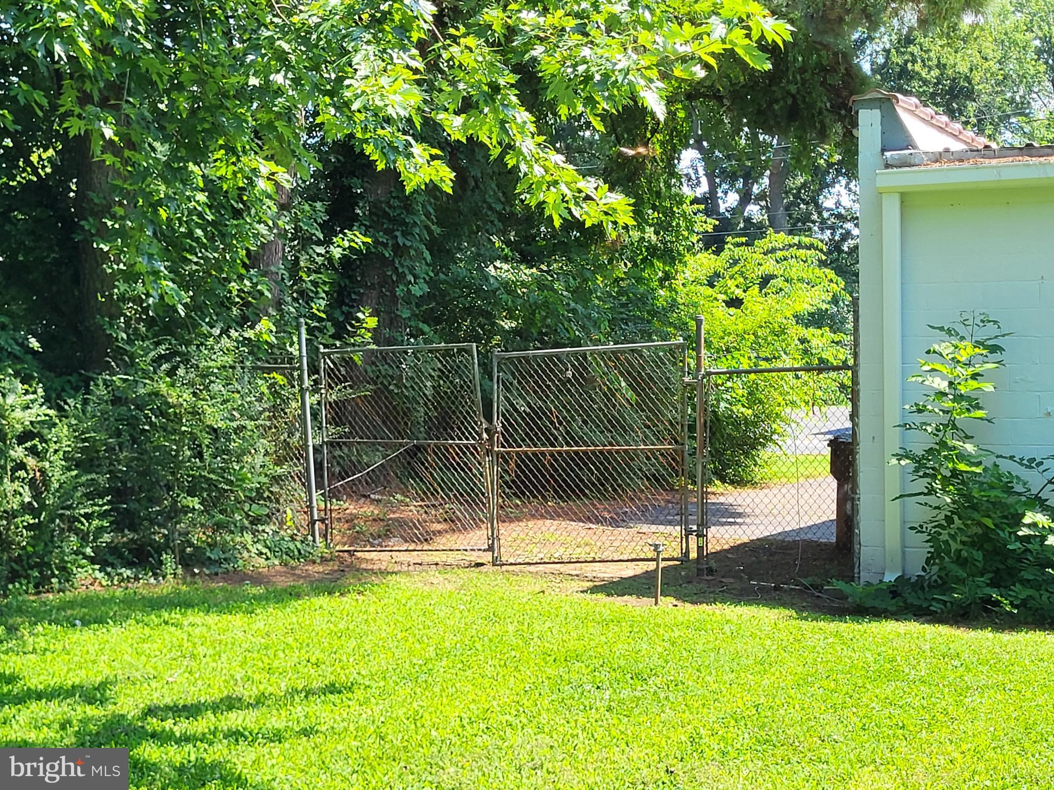 BOUNDARY AVENUE - Residential