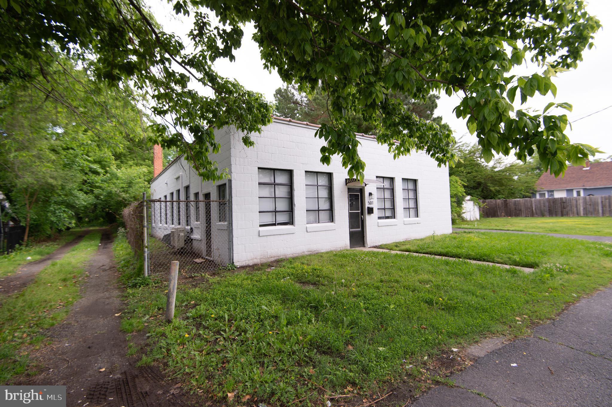 BOUNDARY AVENUE - Residential