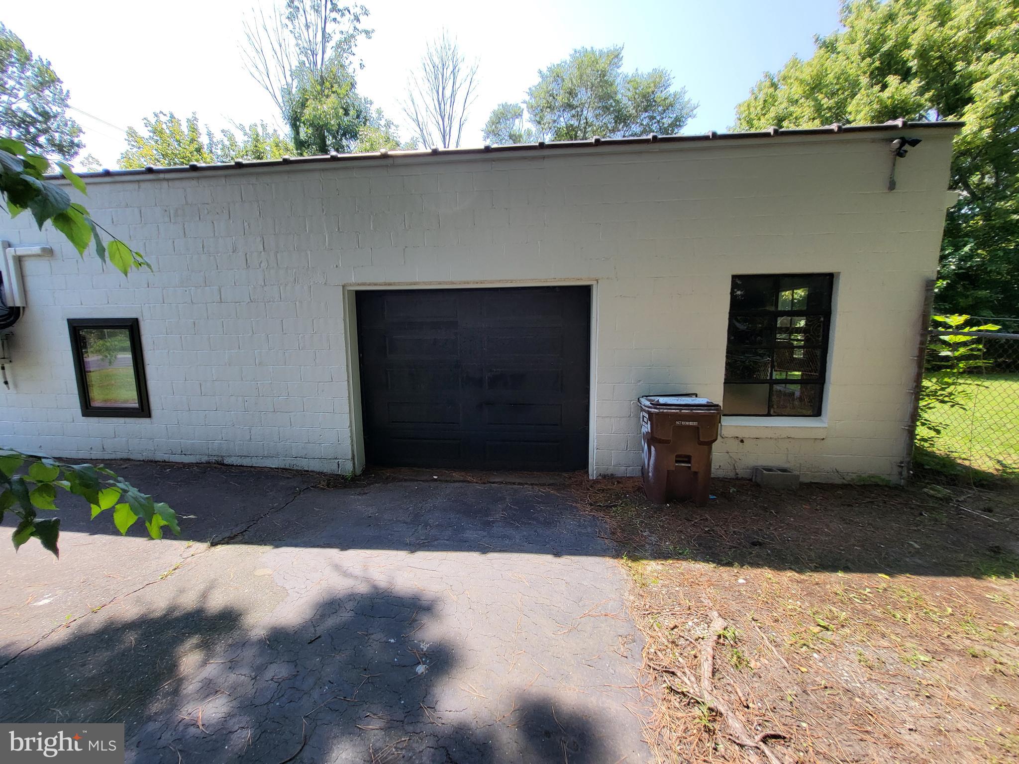 BOUNDARY AVENUE - Residential