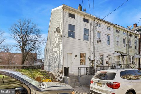 Townhouse For Sale - 35 Jersey Street<br/> TRENTON, NJ 08611