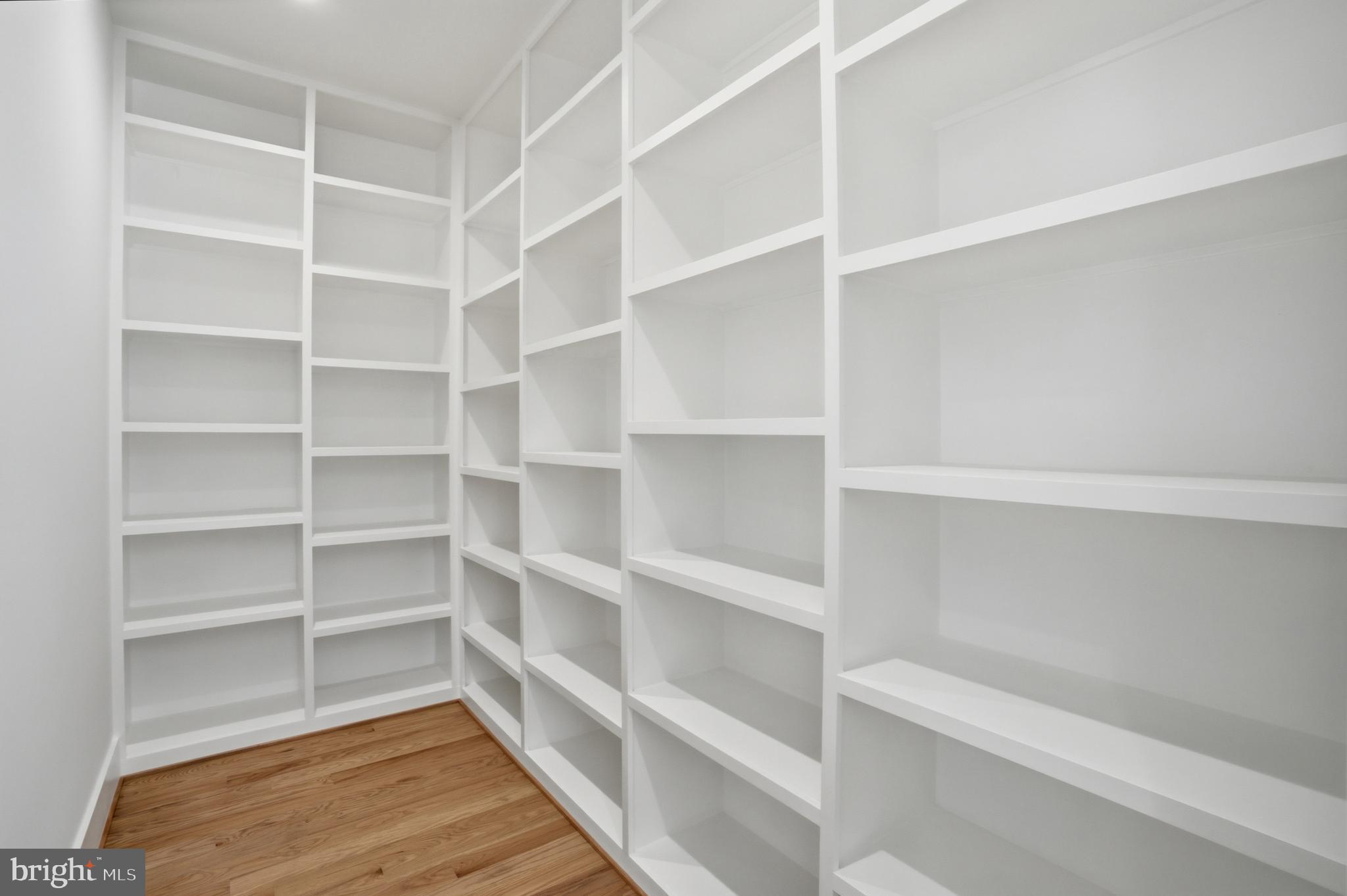 PIMMIT HILLS - Residential