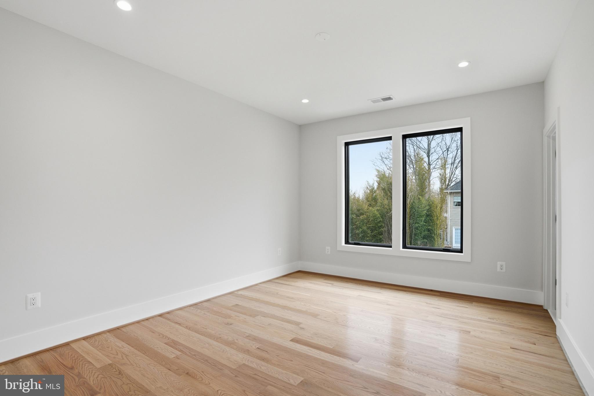 PIMMIT HILLS - Residential