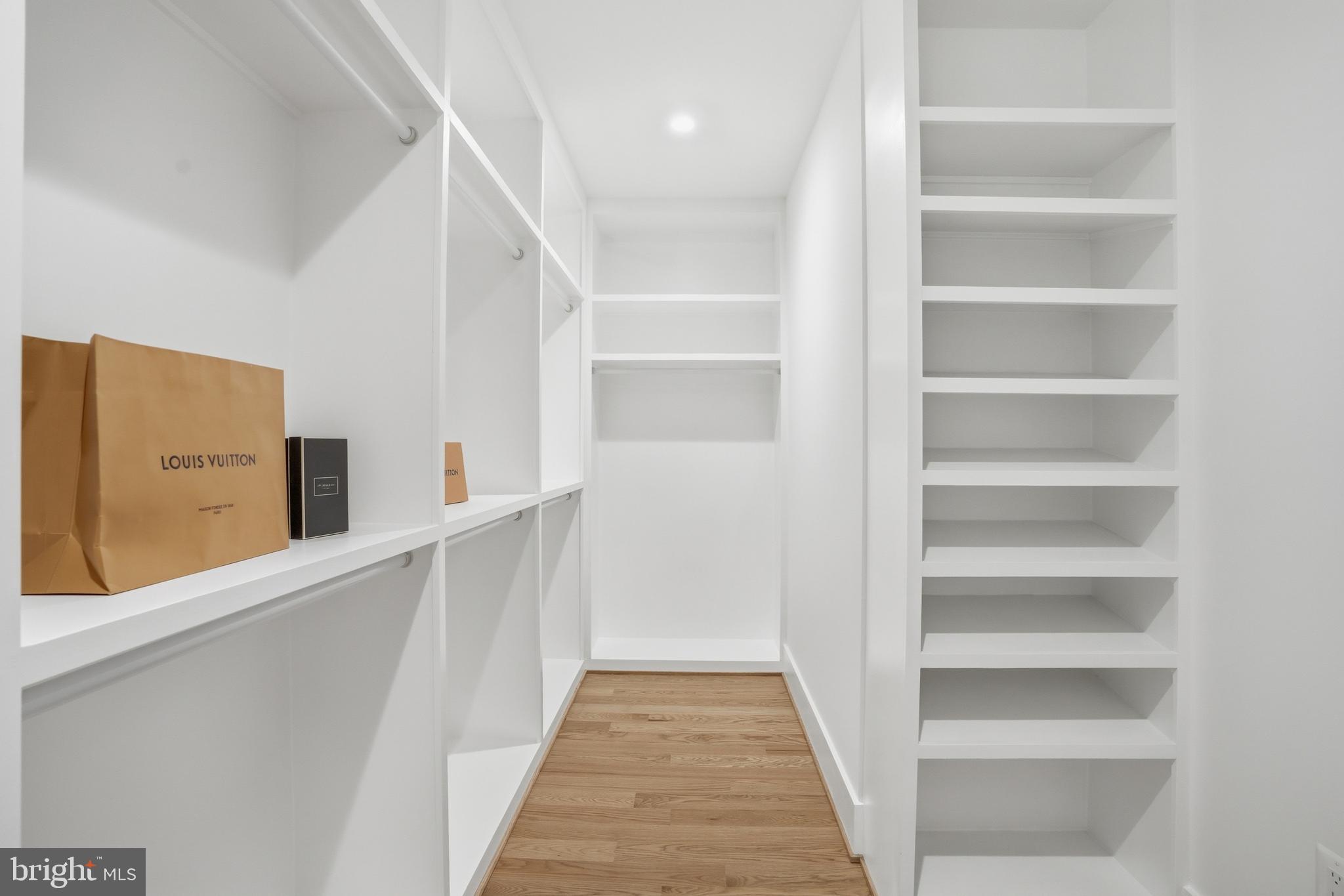 PIMMIT HILLS - Residential