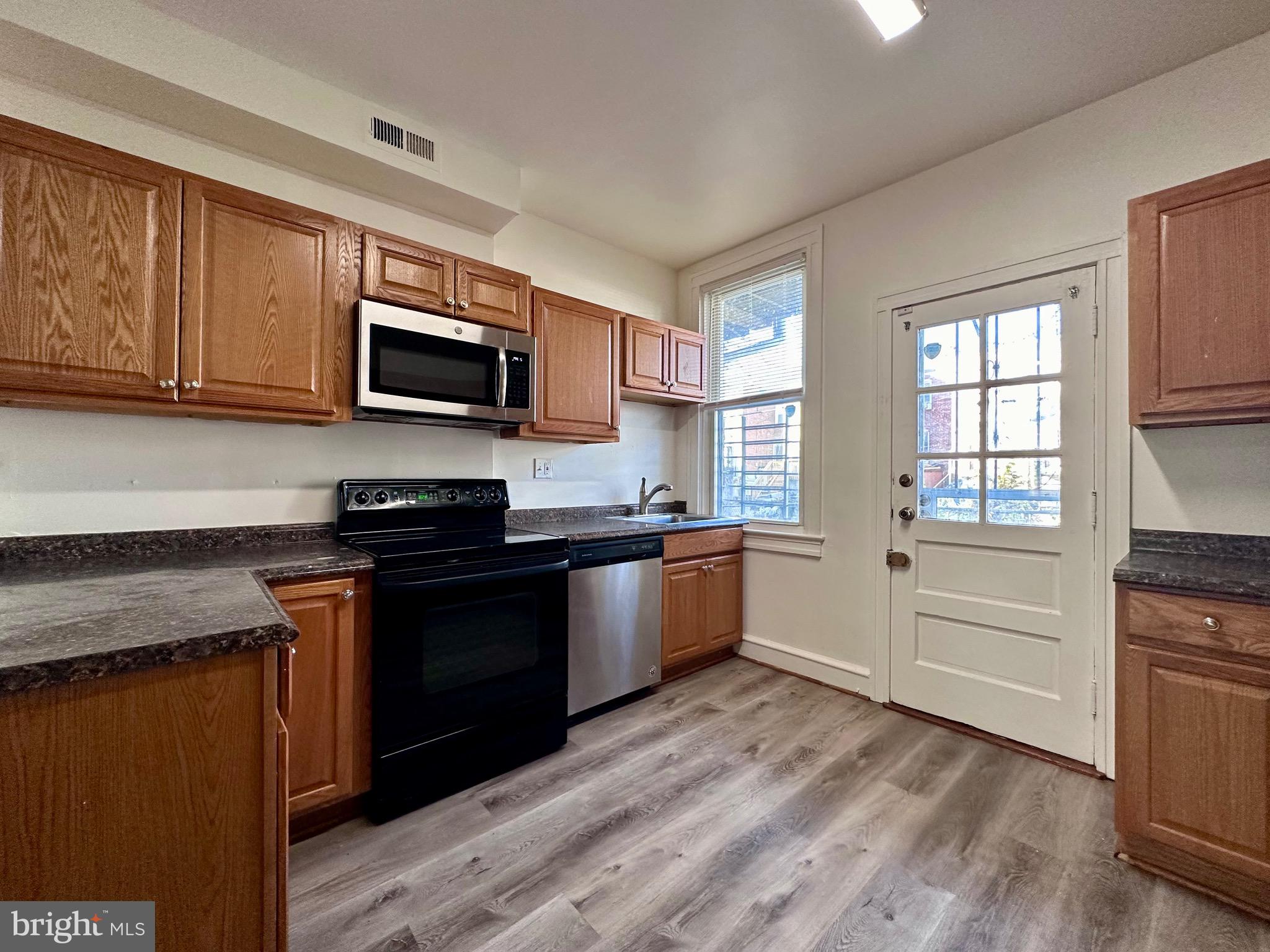 BIDDLE STREET - Residential