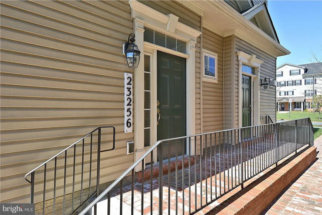 23256 Scholl Manor Way Unit 1214, Clarksburg, MD 20871