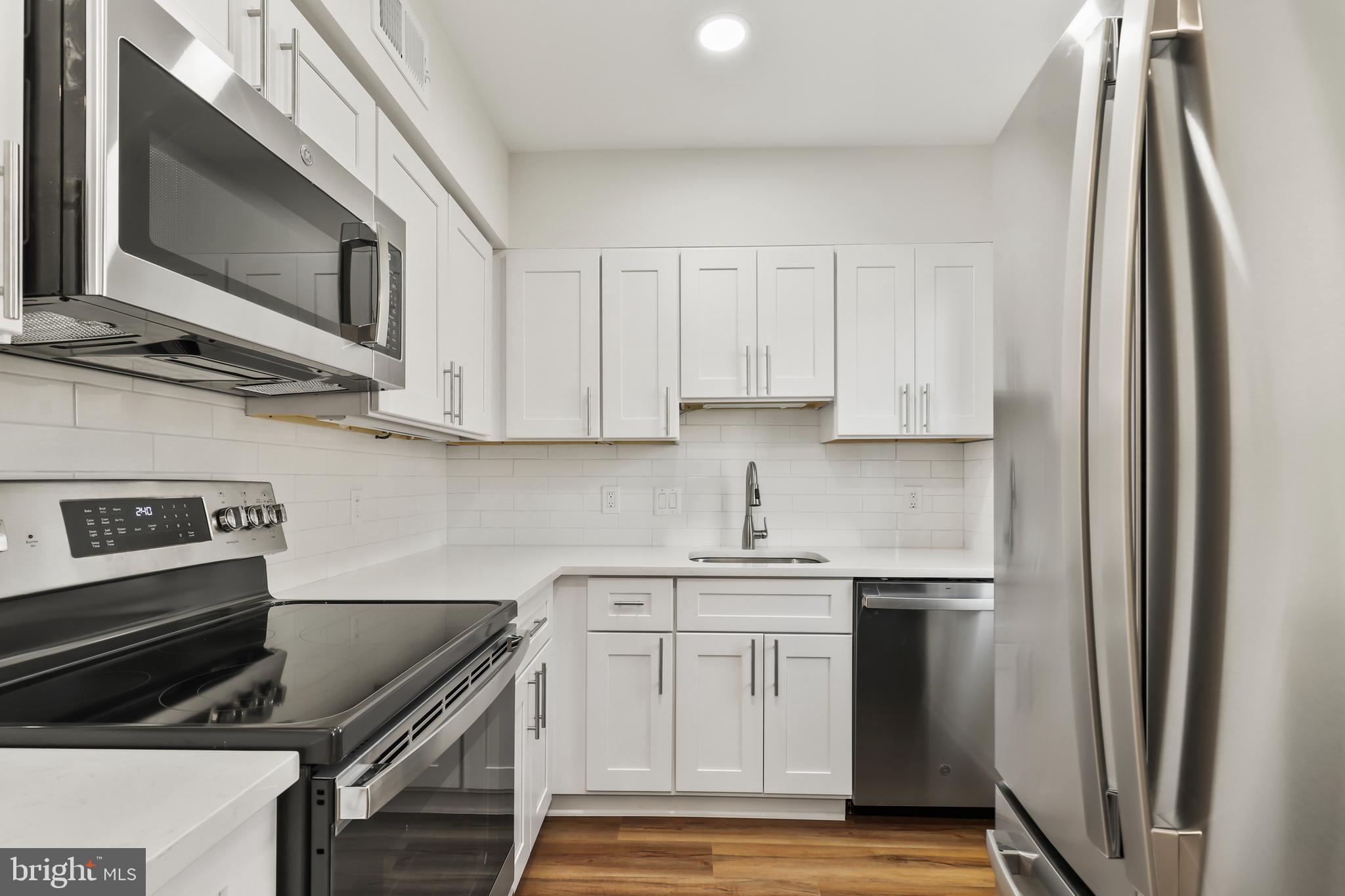 CAMBRIDGE COURTS - Residential