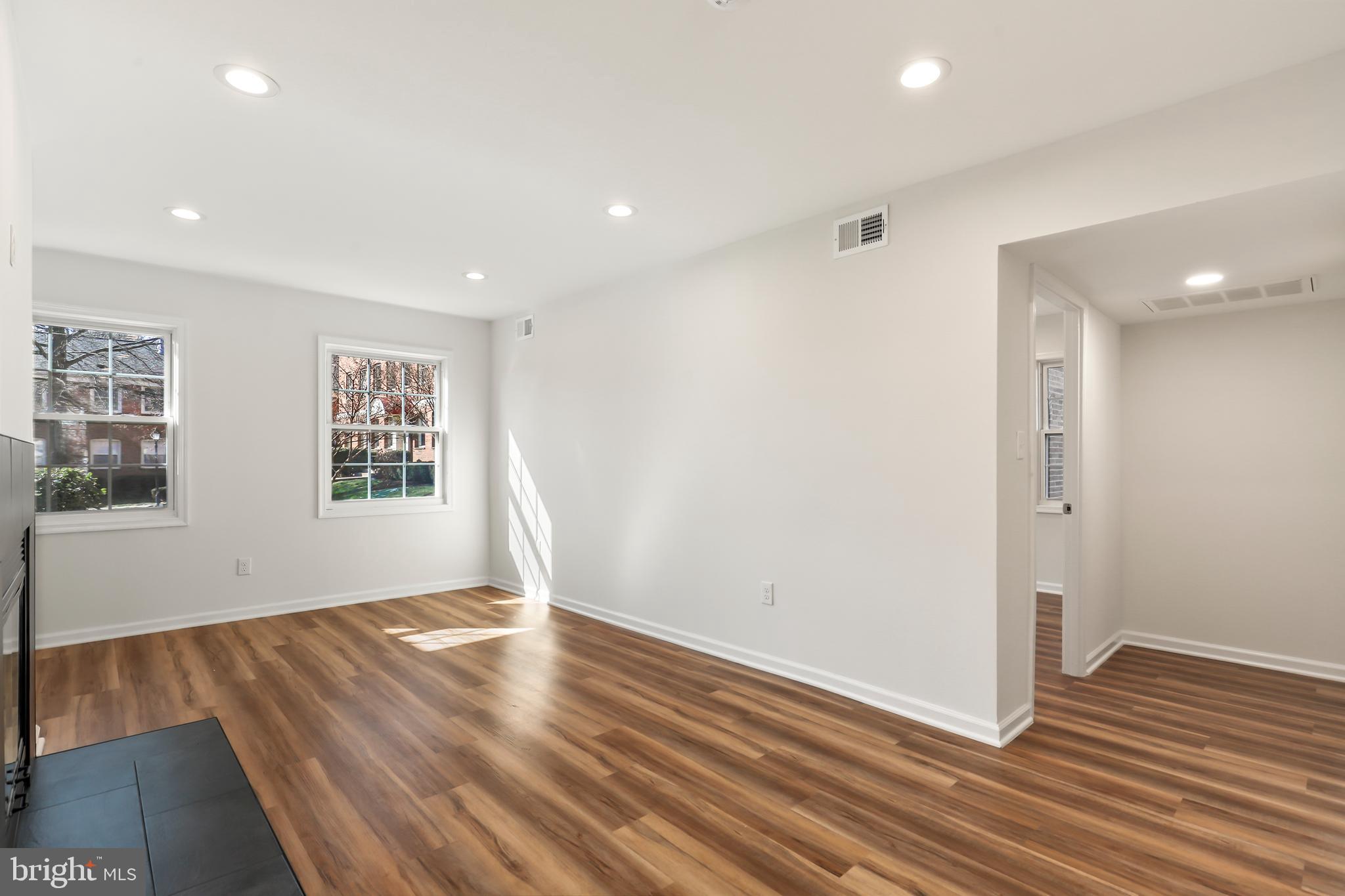 CAMBRIDGE COURTS - Residential