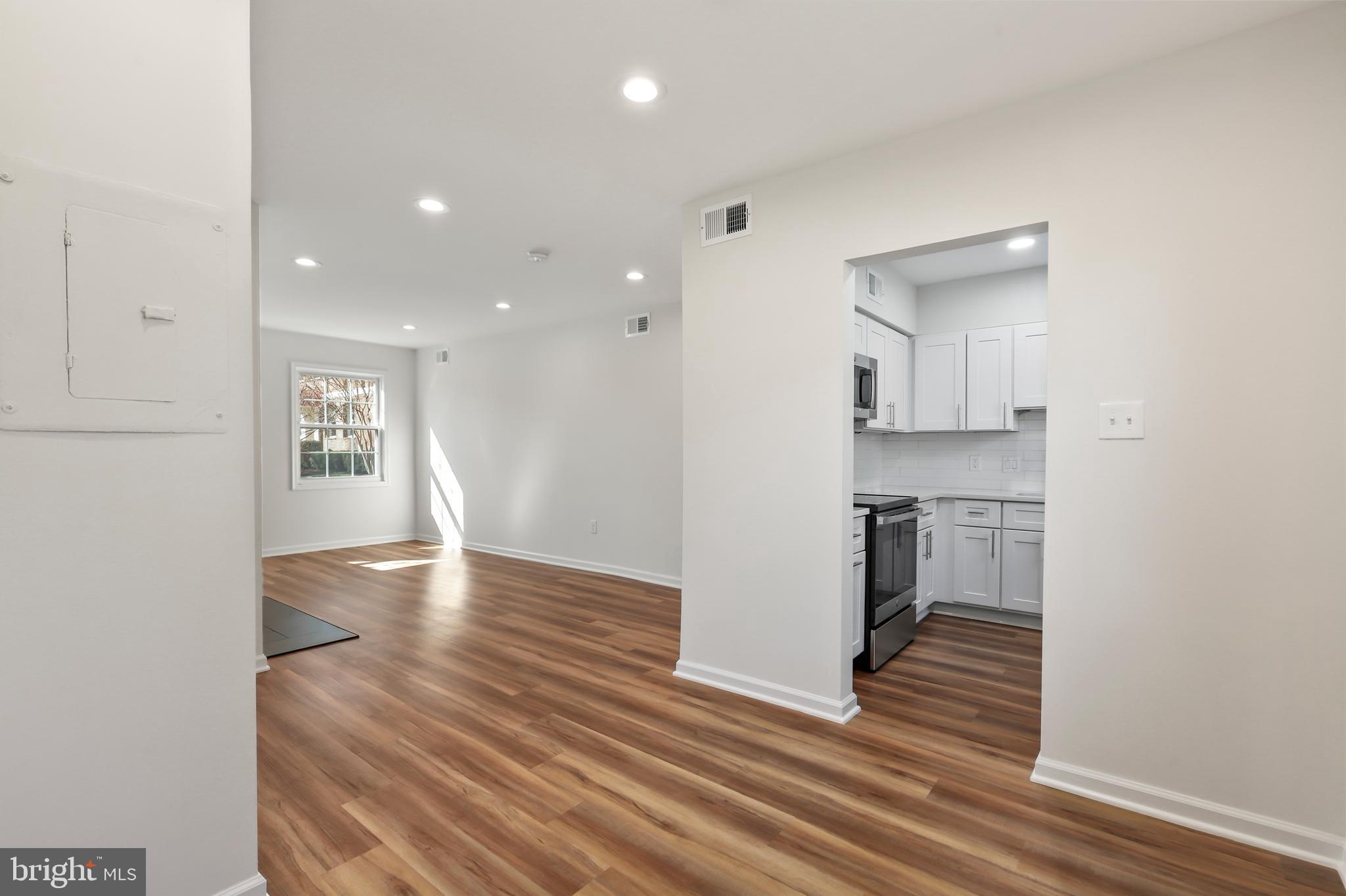 CAMBRIDGE COURTS - Residential