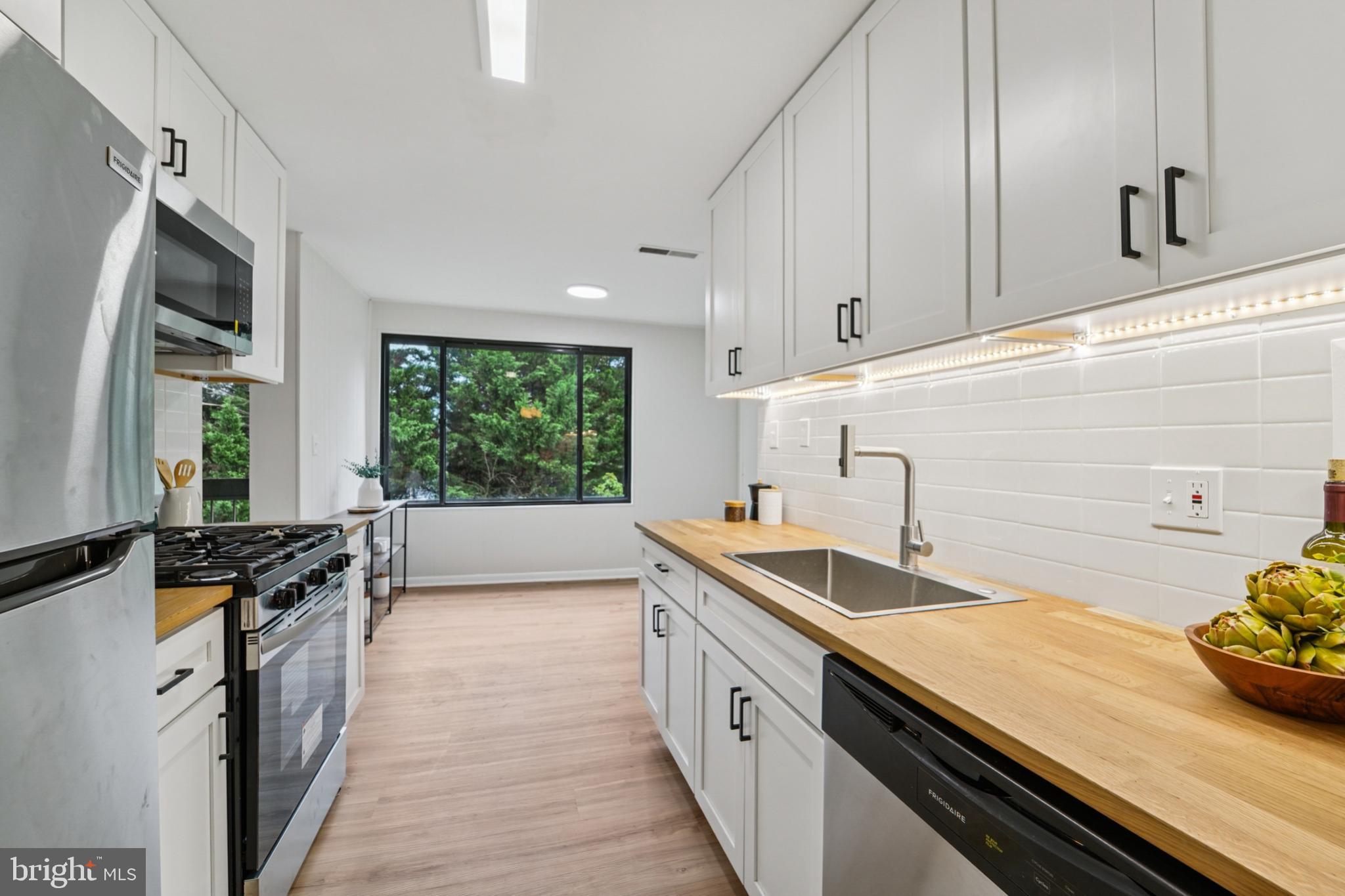 VILLAGE OF LONG REACH - Residential