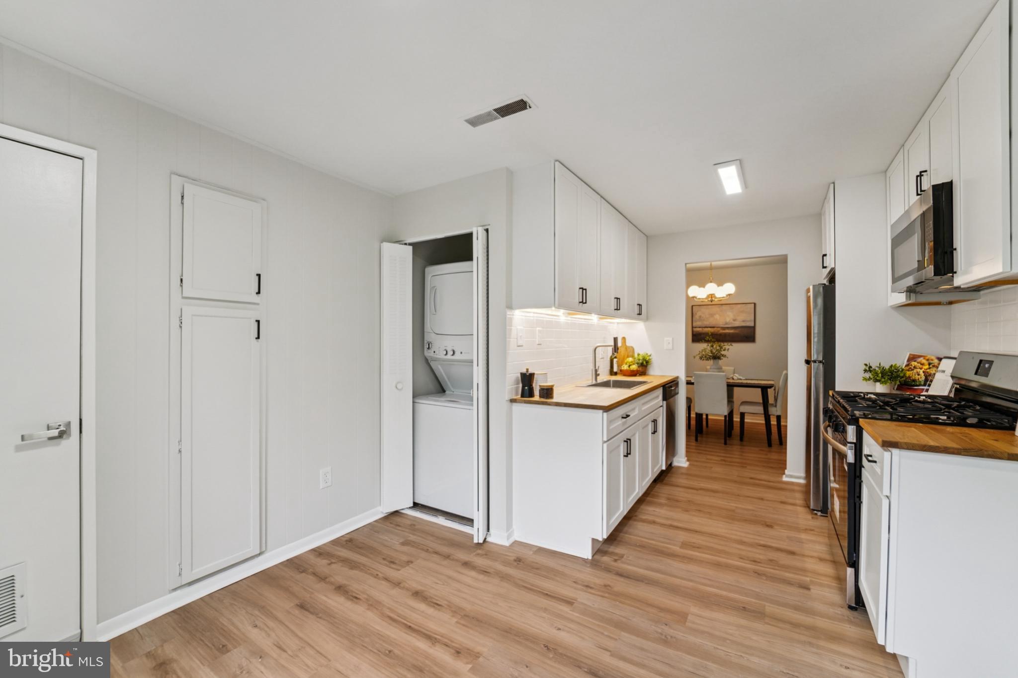 VILLAGE OF LONG REACH - Residential