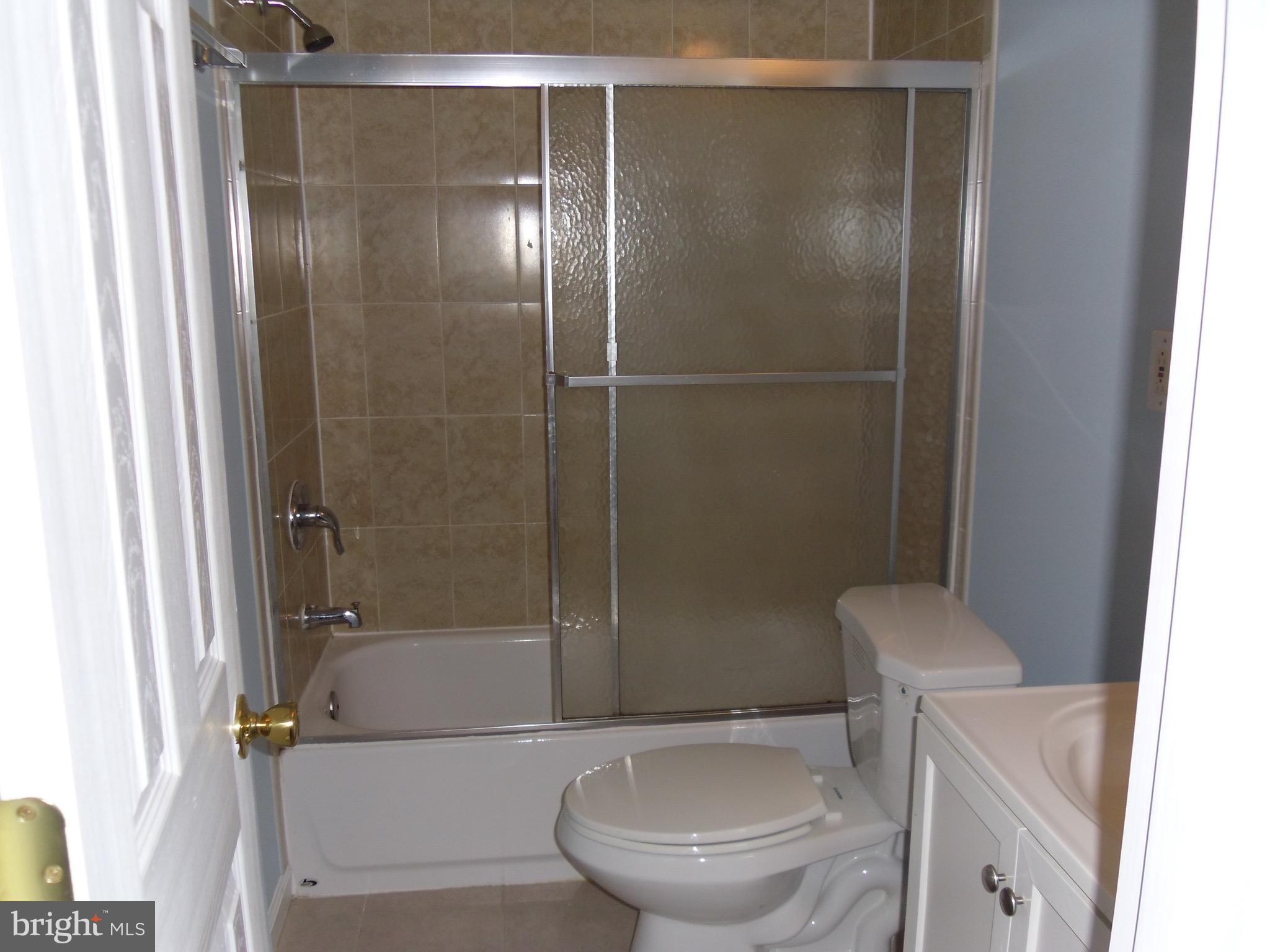 VALLEY STREAM ESTATES - Residential Lease