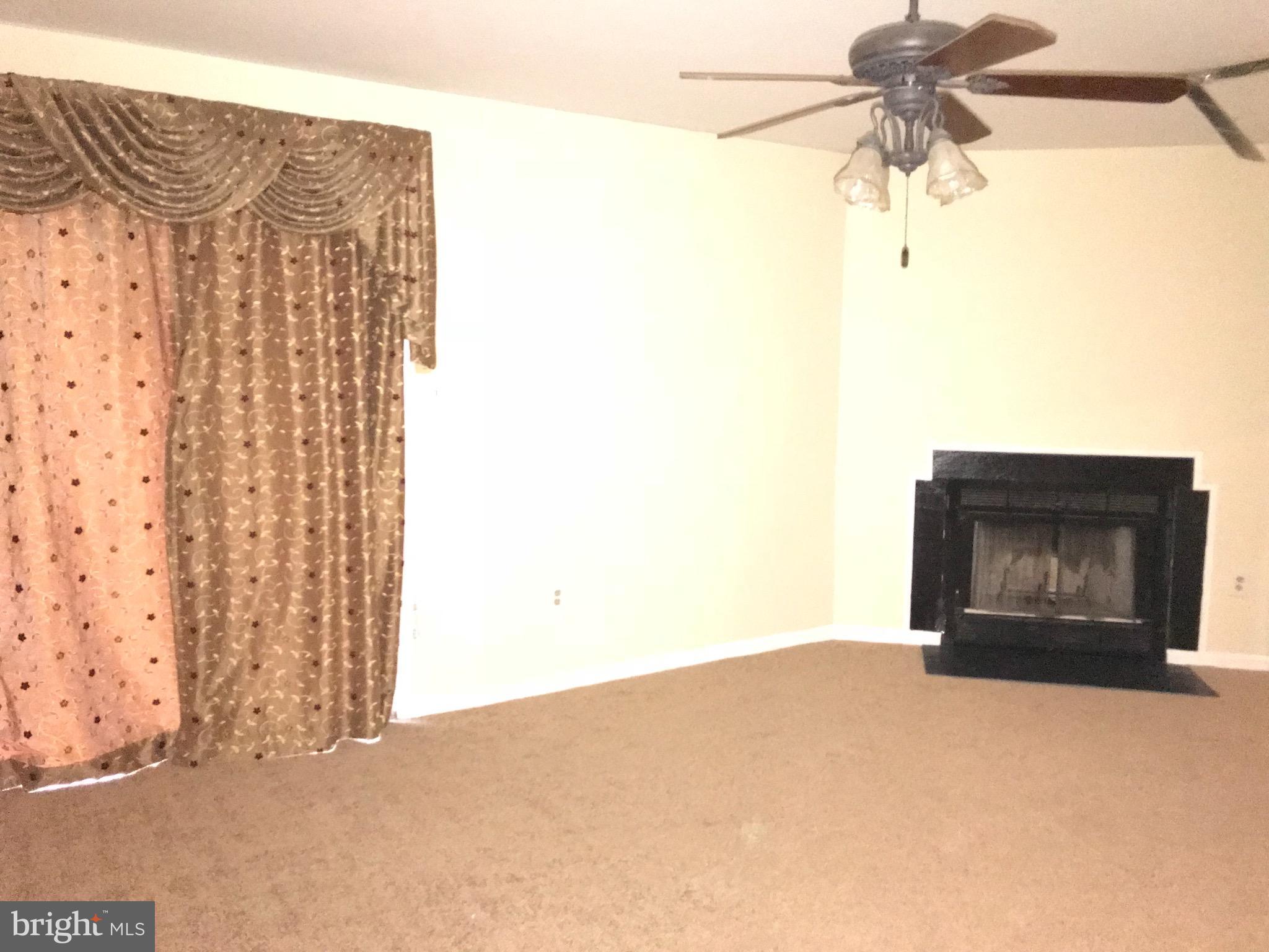 VALLEY STREAM ESTATES - Residential Lease